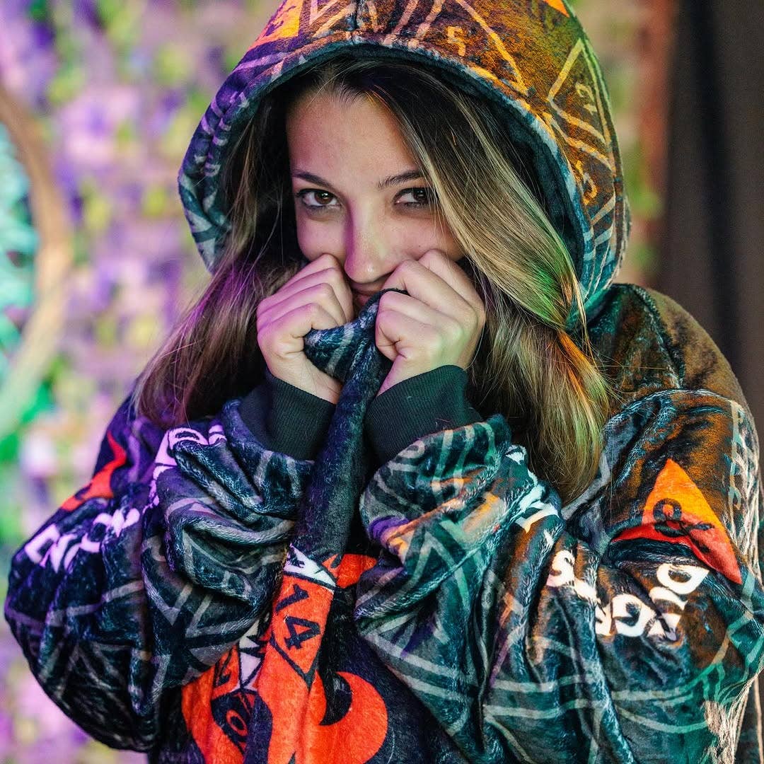 OrangeOnions - Hasbro | Dungeons & Dragons Snugible 2-in-1 Blanket Hoodie & Pillow